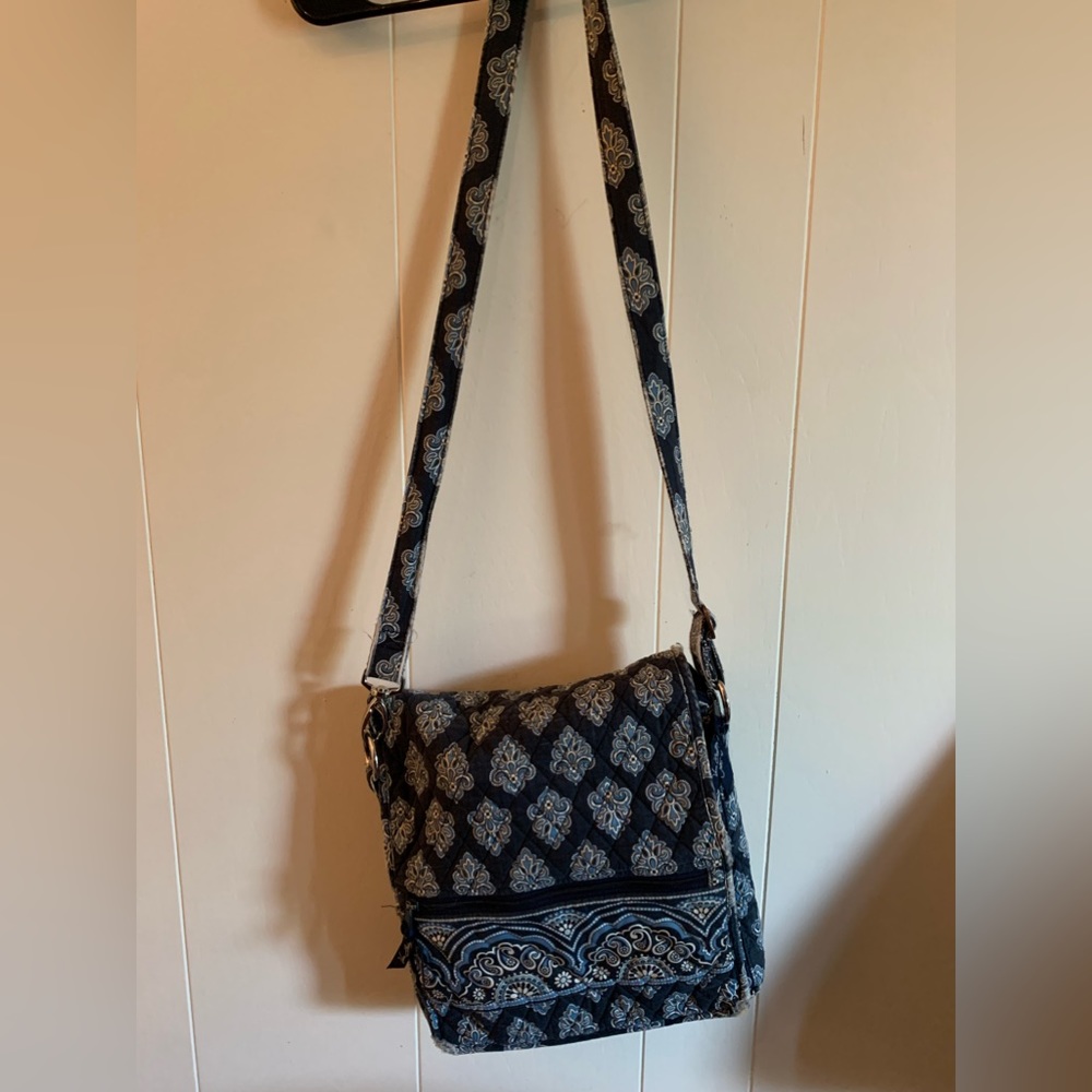 Vera Bradley Crossbody with flap Blue/white Fleur De Lis print.